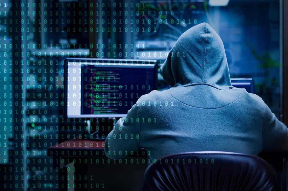 Алаяқтардың нақты шабуылдары: олардың алдында кім осалдық танытады Алаяқтардың нақты шабуылдары: олардың алдында кім осалдық танытады