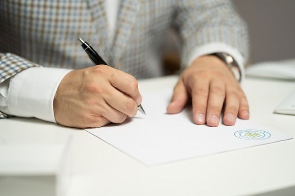 Судебный исполнитель: основные функции и принципы работы Судебный исполнитель: основные функции и принципы работы
